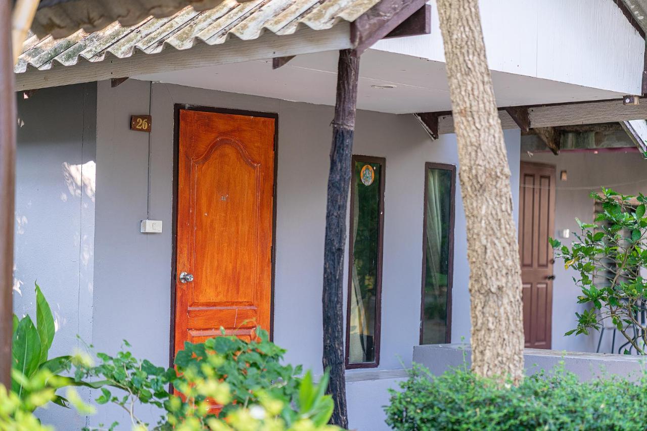 The Cosy Sunset Beach Resort & Restaurant Тонгсала Екстериор снимка