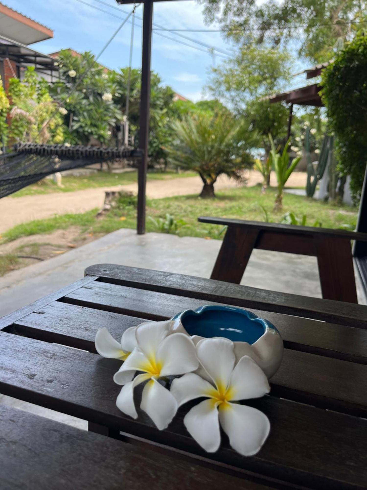 The Cosy Sunset Beach Resort & Restaurant Тонгсала Екстериор снимка