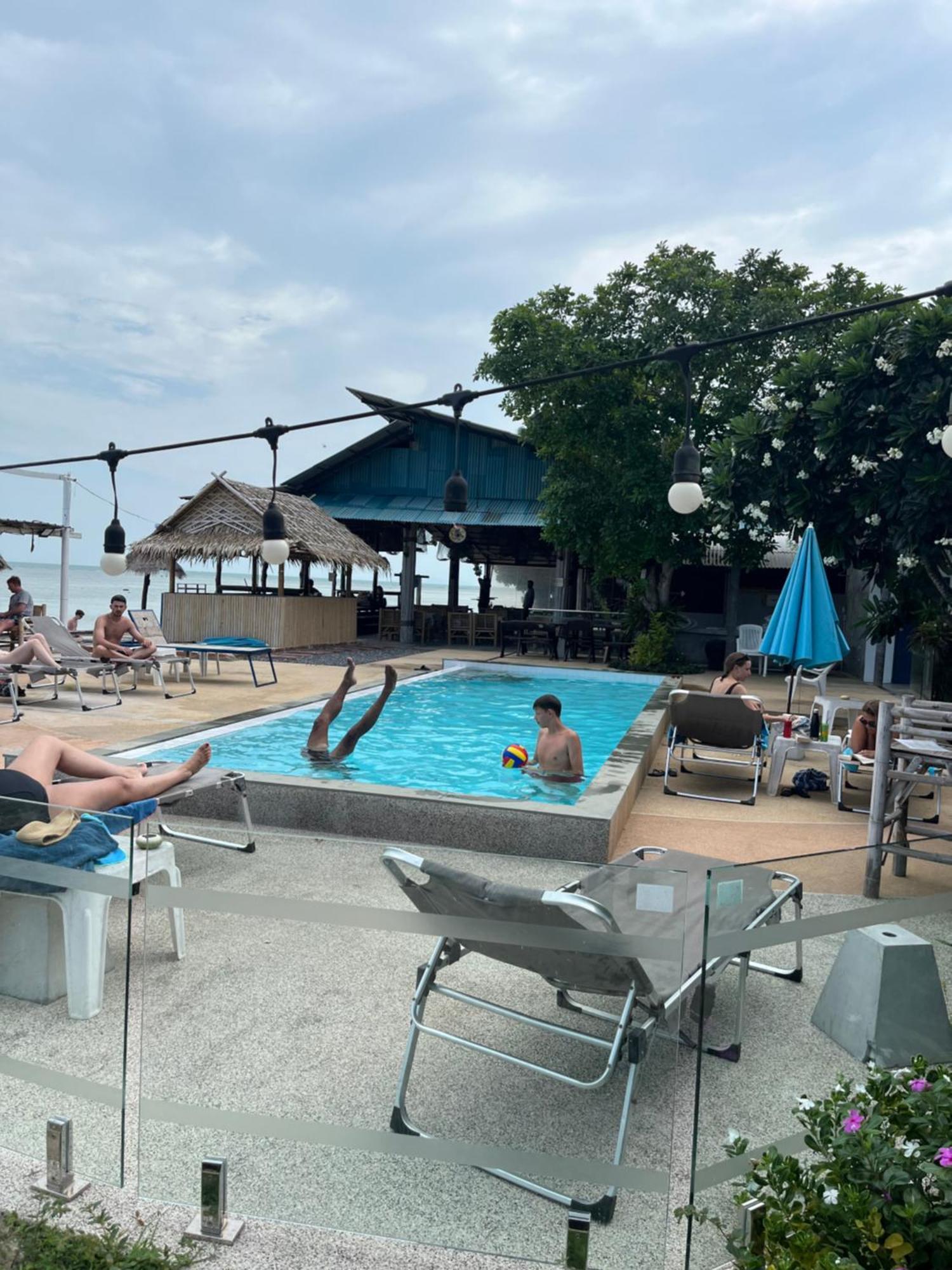 The Cosy Sunset Beach Resort & Restaurant Тонгсала Екстериор снимка