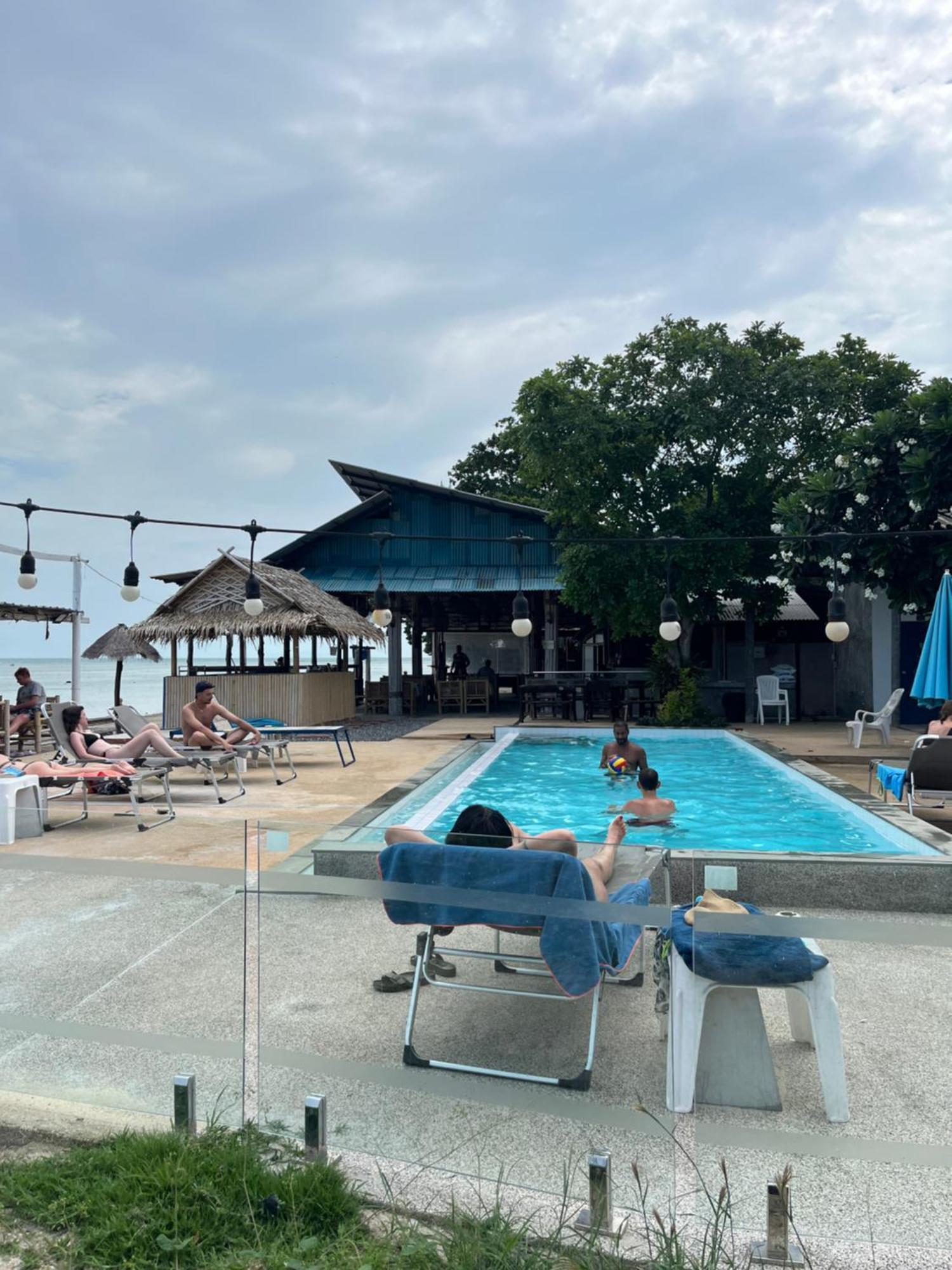 The Cosy Sunset Beach Resort & Restaurant Тонгсала Екстериор снимка