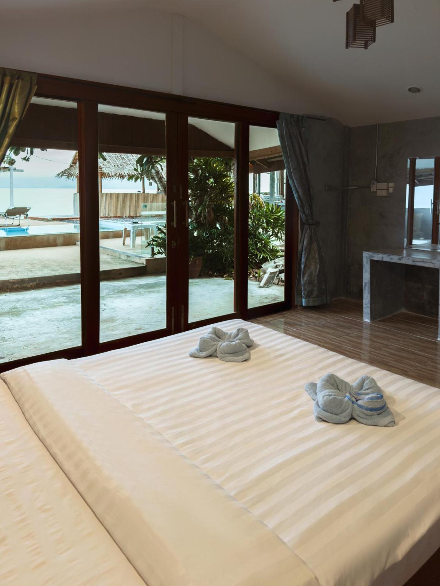The Cosy Sunset Beach Resort & Restaurant Тонгсала Екстериор снимка