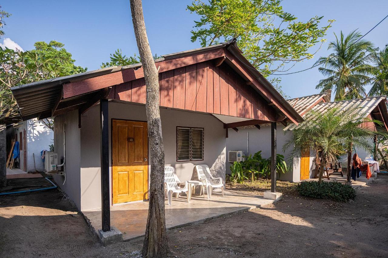 The Cosy Sunset Beach Resort & Restaurant Тонгсала Екстериор снимка